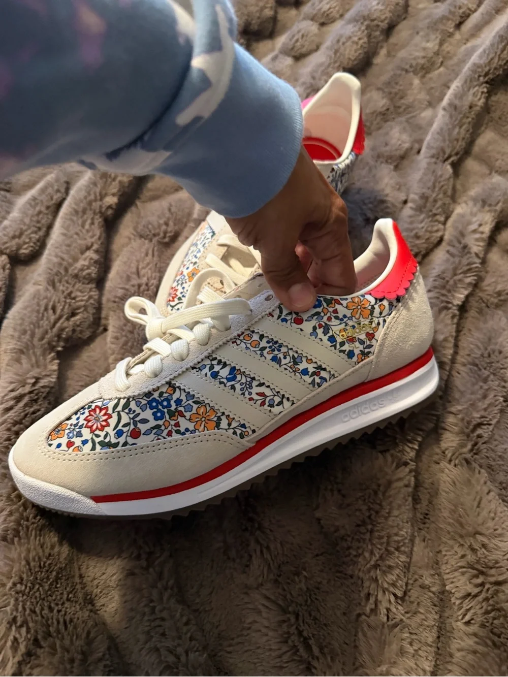 adidas Women’s Beige Floral SL 72 RS Sneakers with Pink Heel - Picture 2 of 4